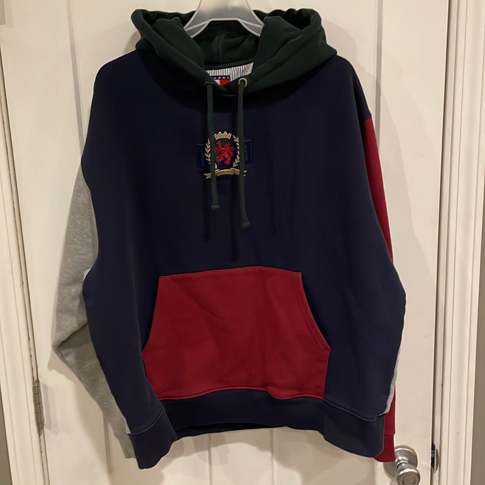 Kith x Tommy Hilfiger crest Hoodie Navy, gray, burgundy Size XL